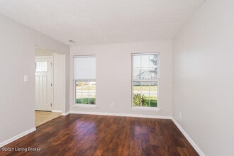 7802 Texlyn Ct in Louisville, KY - Building Photo - Building Photo