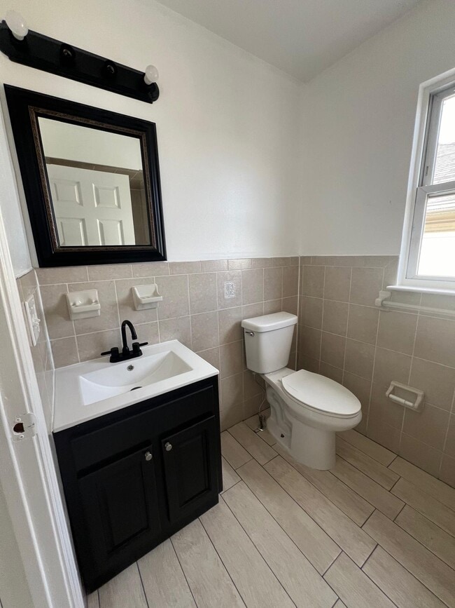 44 Elwood Ave, Unit 44 Elwood ave 3 bedroom in Newark, NJ - Foto de edificio - Building Photo
