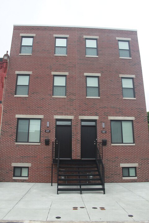 409 Budd St in Philadelphia, PA - Building Photo