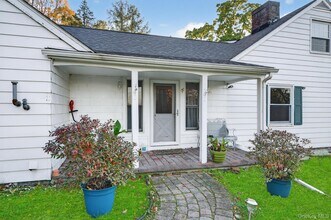108 Circle Dr in Monroe, NY - Building Photo - Building Photo