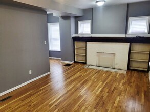 2521 E 72nd Pl in Chicago, IL - Building Photo - Building Photo
