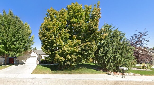 property at 2715 Autumncrest St