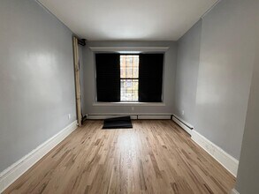 95 Bostwick Ave in Jersey City, NJ - Foto de edificio - Building Photo