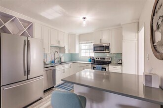 688 Constance Rd in Venice, FL - Building Photo - Building Photo