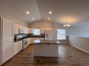 1310 Shadow Ln in Fernley, NV - Building Photo - Building Photo