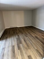 32 Burgundy Hill Ln in Middletown, CT - Building Photo