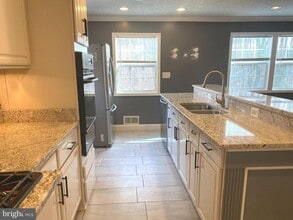 14745 Barksdale St in Woodbridge, VA - Building Photo - Building Photo