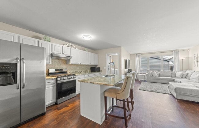 2024 Grayhawk Dr in Aurora, IL - Building Photo - Building Photo