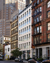 217 W Broadway in New York, NY - Foto de edificio - Building Photo