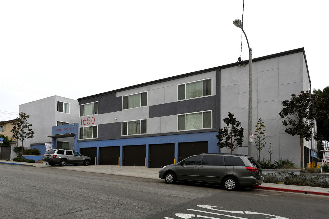 Newport Wilton Apartments in Long Beach, CA - Building Photo