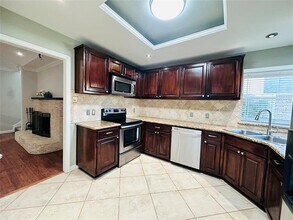 2032 Greenview Dr in Carrollton, TX - Building Photo - Building Photo