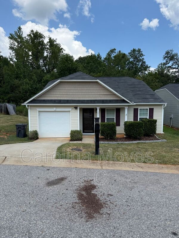 201 Katrina Ct in Piedmont, SC - Building Photo - Building Photo