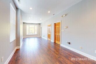 2047 W Cortez St in Chicago, IL - Building Photo - Building Photo