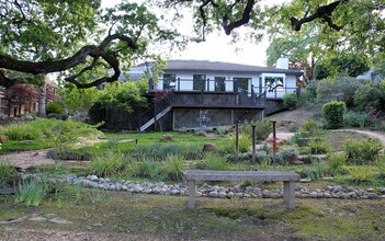 231 Hidden Valley Ln in Vacaville, CA - Building Photo - Building Photo