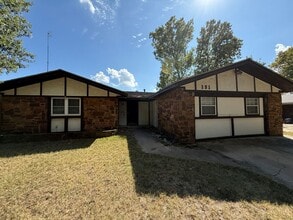 131 W Chestnut Pl in Skiatook, OK - Building Photo - Building Photo