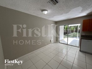 1389 SW 24th Ave in Fort Lauderdale, FL - Building Photo - Building Photo