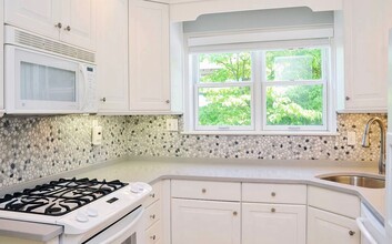 5209 Sangamore Rd in Bethesda, MD - Building Photo - Building Photo
