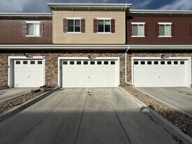 885 E 98th Ave in Thornton, CO - Building Photo