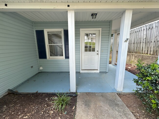 property at 550 Farmingdale Rd SE