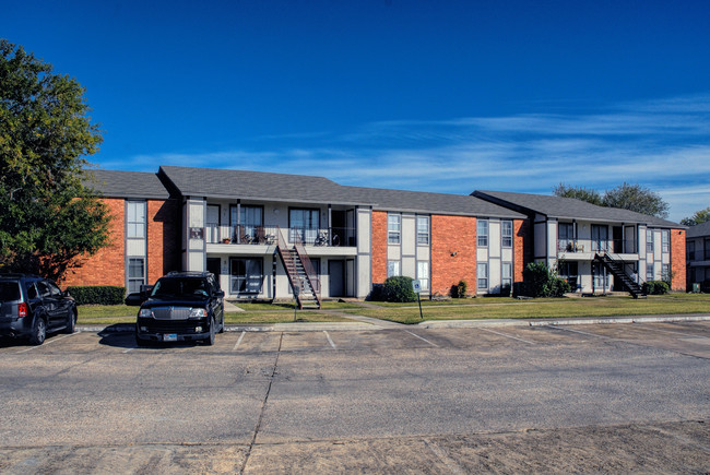 Country Terrace Village I in Highlands, TX - Building Photo - Building Photo