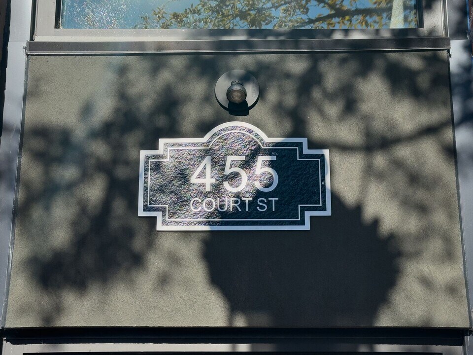 455 Court St NE in Salem, OR - Building Photo