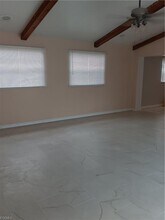 451 Marsh Ave, Unit Back unit in Ft. Myers, FL - Foto de edificio - Building Photo