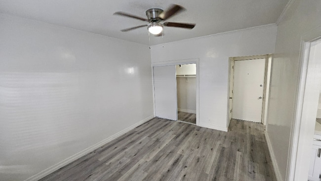 1185 E Vernon Ave in Los Angeles, CA - Building Photo - Building Photo