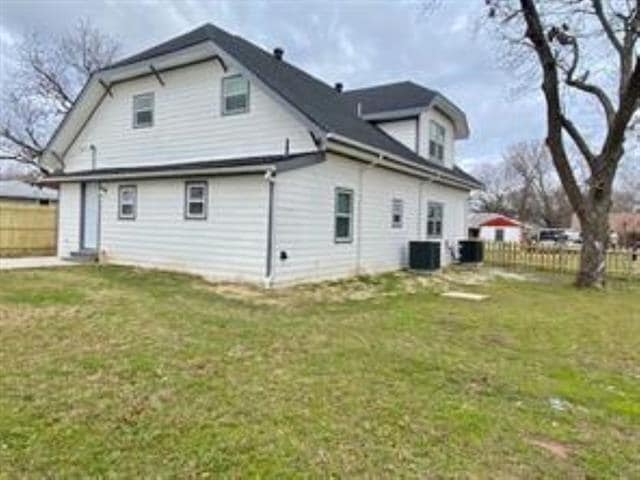3631 Bourland St in Greenville, TX - Building Photo - Building Photo