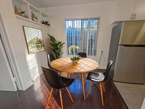 4402 Mammoth Ave in Los Angeles, CA - Building Photo - Building Photo