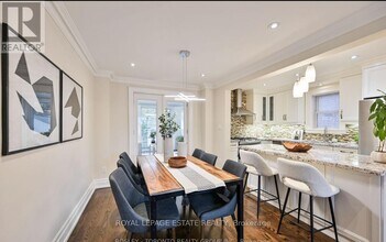 274 Laird Dr in Toronto, ON - Building Photo - Building Photo