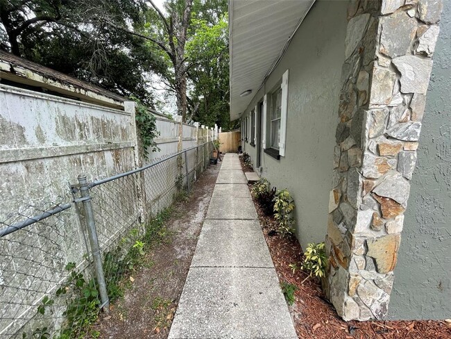 8206 N Elmer St in Tampa, FL - Building Photo - Building Photo