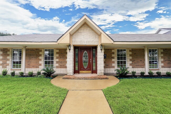4315 Woodvalley Dr