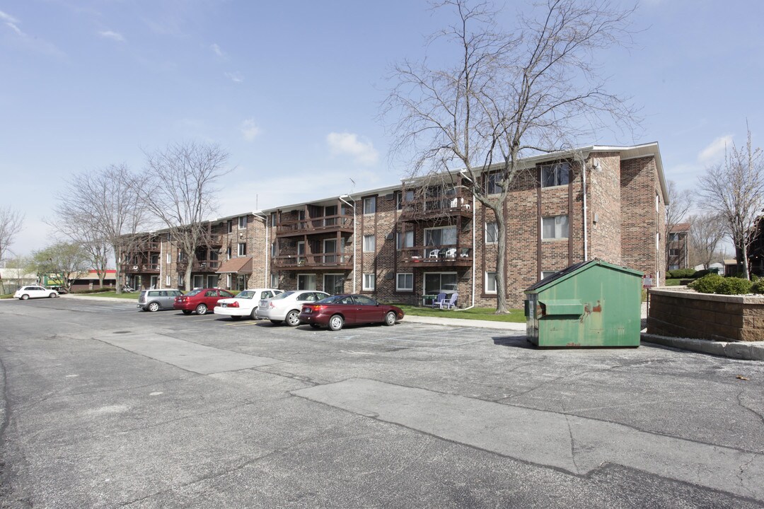 Lake View Terrace Apartments in Crown Point, IN - Foto de edificio