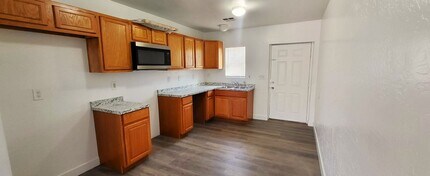 2602 E Southgate Ave in Phoenix, AZ - Building Photo - Building Photo