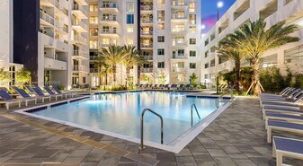 740 N Dixie Hwy, Unit A4 in West Palm Beach, FL - Building Photo