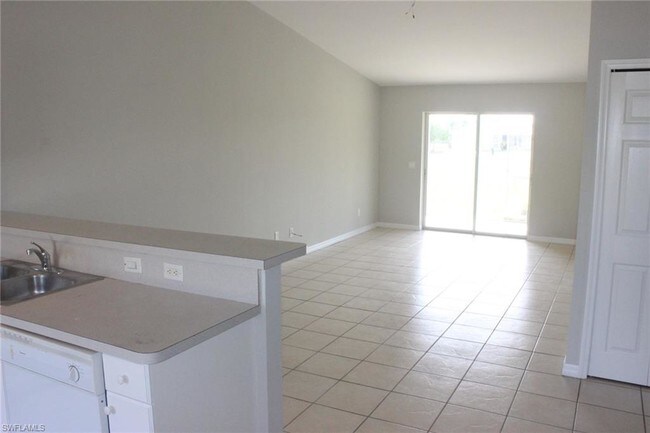 1817 Santa Barbara Blvd in Cape Coral, FL - Building Photo - Building Photo