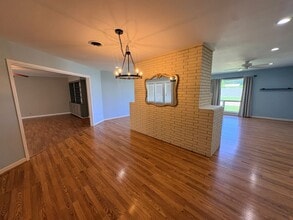 901 Fair Oaks Ln in Lake Charles, LA - Building Photo - Building Photo