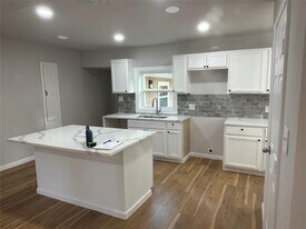 1008 Commerce Dr in Greenville, TX - Building Photo