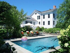 23 Howard St in Sag Harbor, NY - Building Photo