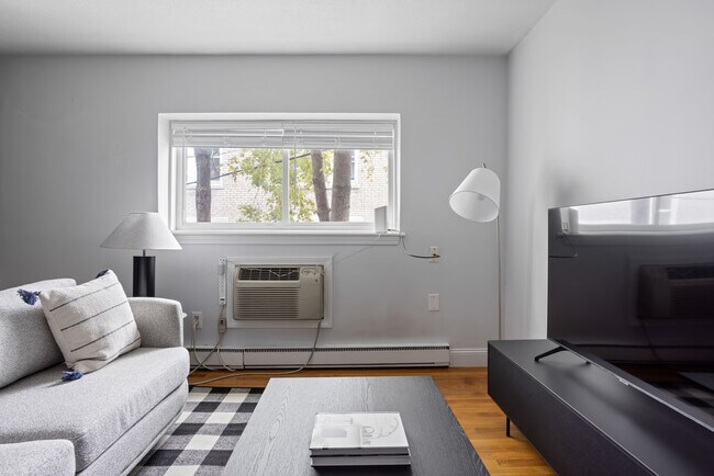 15 Euston Rd, Unit 12 in Boston, MA - Building Photo - Building Photo