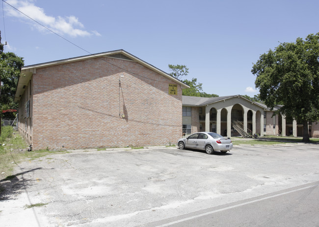 Woodrow Apartments in Channelview, TX - Building Photo - Building Photo