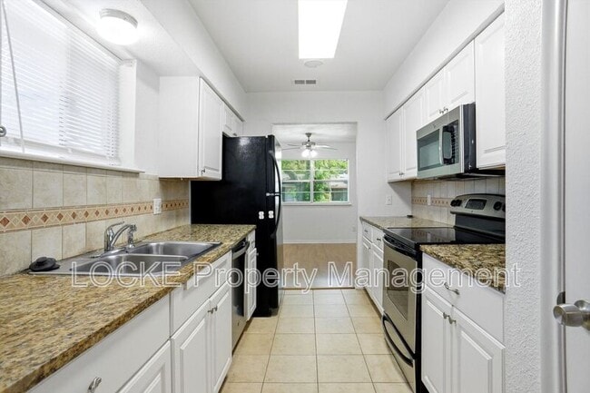 924 Wisteria Way in Richardson, TX - Building Photo - Building Photo