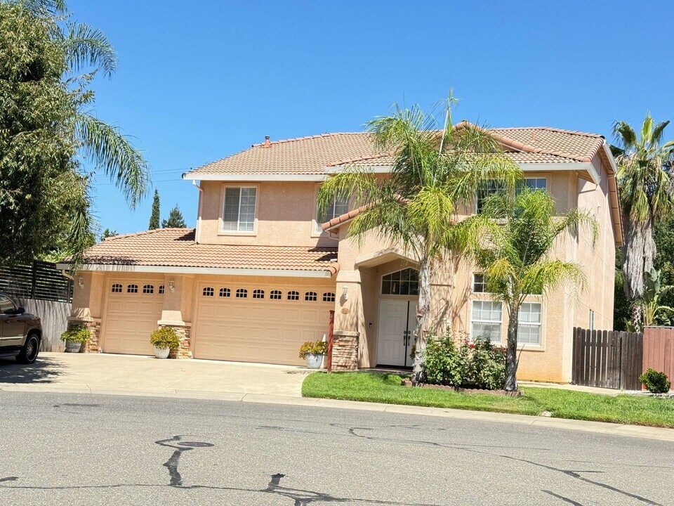 2469 De Beers Ct in Yuba City, CA - Building Photo