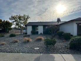 4446 Moffitt Dr in Napa, CA - Building Photo