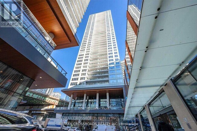 property at 17-1517 Bathurst St
