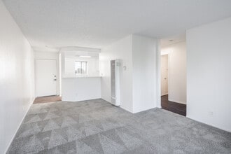 2315 Earl Ave. in Long Beach, CA - Building Photo - Building Photo