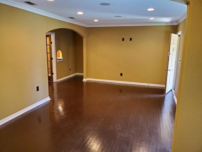 7610 Caillet St in Dallas, TX - Building Photo - Building Photo
