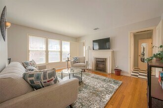 1558 1/2 Castle Ct in Houston, TX - Building Photo - Building Photo