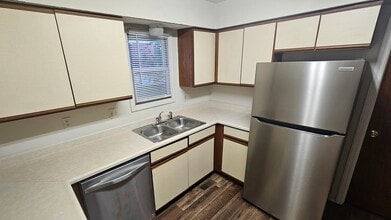 1702 N Lincoln St in Bloomington, IN - Building Photo - Building Photo