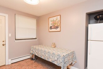 1600 W Jarvis Ave, Unit A07K in Chicago, IL - Building Photo - Building Photo